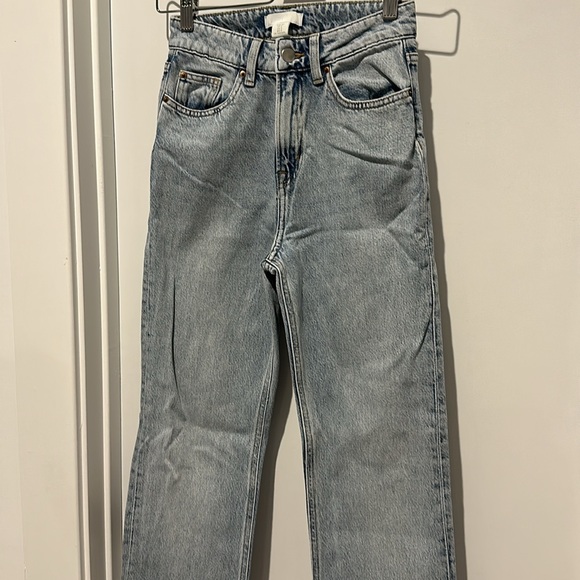 H&M JEANS WITH SLIT ON HEM - Picture 2 of 12